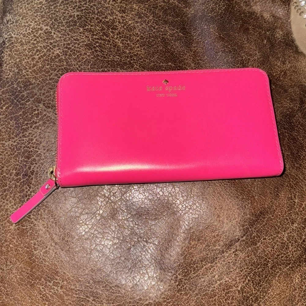 Kate Spade Pink Long Zippy leather Wallet brand new